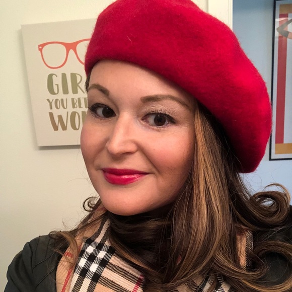 Meet Your Posher: Andrea - Picture 3 of 4